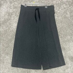 lululemon athletica charcoal gray Cropped Pants